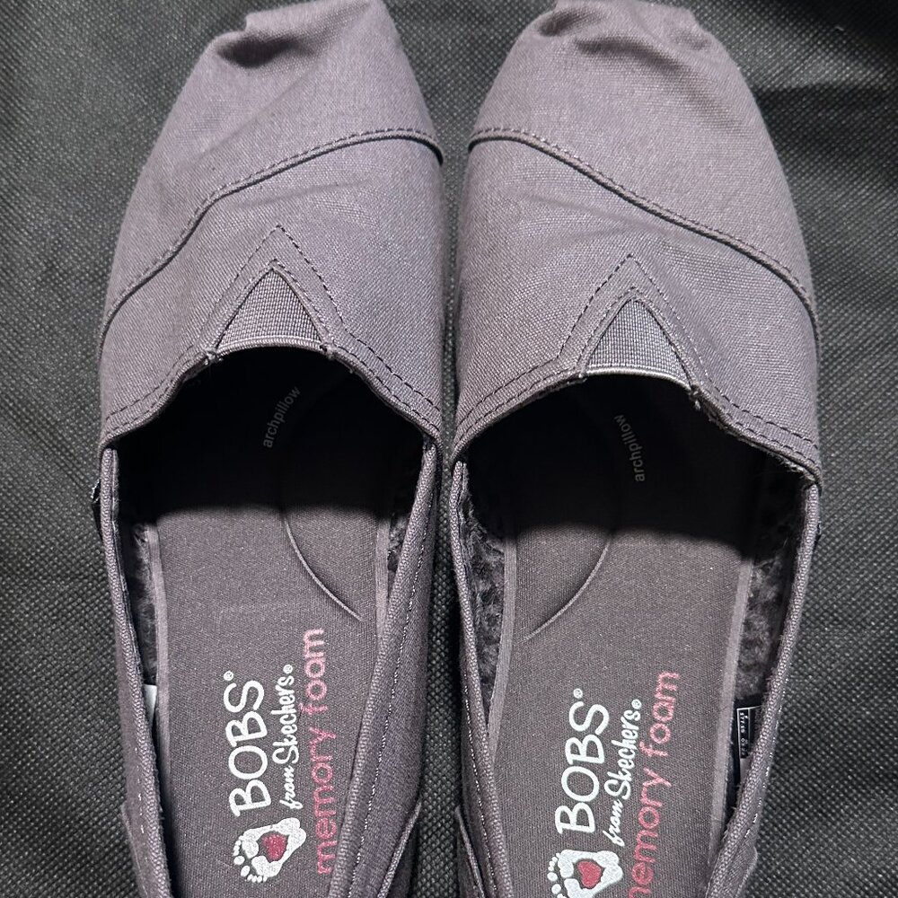 Skechers BOBS Memory Foam Slip-On Shoes – Women’s Size 8 (Gray)